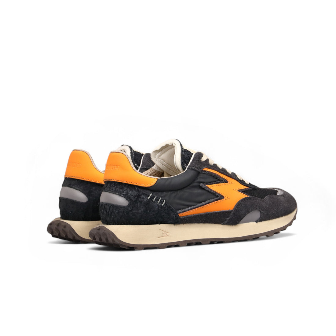 SNEAKER HYPE NERO E ARANCIONE