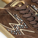 SNEAKER CLUB IN SUEDE CACAO E LOGO CON BORCHIE